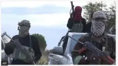 Aworan awon agbebon to gbe ibọn dani, bo oju wọn