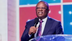 Gọvanọ Ebonyi Steeti bụ Dave Umahi
