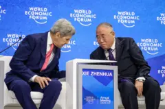 Đặc phái viên của Tổng thống Mỹ về Khí hậu John Kerry và người đồng cấp Trung Quốc, ông Giải Chấn Hoa 