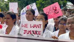 சென்னையில் மருத்துவ மாணவர்கள் போராட்டம் 