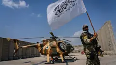 طبق گزارش سربازرس ویژه برای بازسازی افغانستان (سیگار)، نیروی هوایی افغانستان در تابستان ۲۰۲۱، در مجموع ۱۶۷ هواگرد (هواپیما و هلی‌کوپتر) در اختیار داشت.