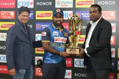 ඉතිහාසයේ පළමු වරට බටහිර ඉන්දීය කොදෙව් කණ්ඩායමට එරෙහිව පන්දුවාර විස්සයි 20 තරගාවලි ජයග්‍රහණයක් වාර්තා කිරීමට ශ්‍රී ලංකා කණ්ඩායම අද (ඔක්:17) සමත් විය.