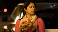 రాత్రివేళ మహిళ