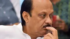 अजित पवार 