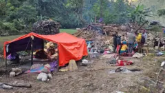 भूकम्प पीडित 