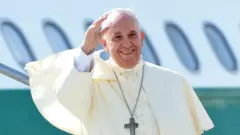 Fafaroma ya mutu yana da shekara 88 da haihuwa a gidansa da ke cikin fadar Vatican ranar Litinin 