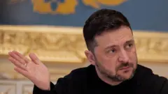 Зеленський із засмученим обличчям