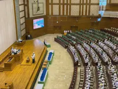 ပြည်သူ့လွှတ်တော်လွှတ်တော်ဥက္ကဋ္ဌအဖြစ် ဦးခင်ရီ တင်မြှောက်ခံရ