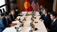 Блинкен Астанада ошондой эле Кыргызстандын тышкы иштер министри Жээнбек Кулубаев менен да жолугушту.