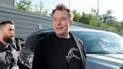 Elon Mask ergaa Baayiden ykn Kamalaa Haaris ajjeesuuf namni yaalee hin jiru jedhee barreesse haqe.