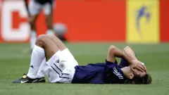 Ciyaaryahanka reer Argentina ee Mauricio Pochettino ayaa niyad jabsan ka dib markii lagu reebay wareegii koowaad ee Koobkii Adduunka 2002dii.