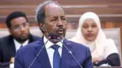 ፕረዚደንት ሶማሊያ ሓሰን ሼይክ ሞሓሙድ ኣብ ባይቶ እታ ሃገር ዝገበሮ መደረ