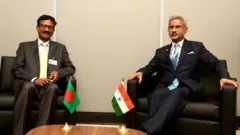 भारतका विदेशमन्त्री एस जयशंकर र बाङ्ग्लादेशका अन्तरिम सरकारको विदेश मन्त्रालयका सल्लाहकार तौहिद हुसेन