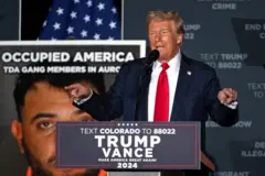 El expresidente de EE. UU. y candidato presidencial republicano Donald Trump habla durante un mitin de campaña en el Gaylord Rockies Resort & Convention Center en Aurora, Colorado, el 11 de octubre de 2024. (Foto de Jason Connolly / AFP) (Foto de JASON CONNOLLY/AFP a través de Getty Images)