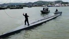 Kolombiya ordusu denizaltının fotoğrafını paylaştı 