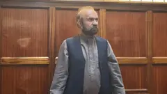 ظاهر قدیر هنگام شنیدن رای دادگاه