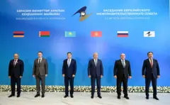 Евразия экономикалык биримдигине мүчө өлкөлөрдүн өкмөт башчылары. Чолпон-Ата шаары