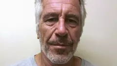 Retrato da ficha policial de Jeffrey Epstein, 2019