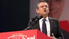 özgür özel