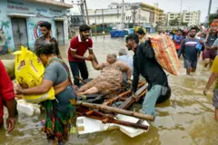 ஆந்திரா, தெலங்கானா வெள்ளம்: 25 பேர் உயிரிழப்பு; மின்சாரம் துண்டிப்பு