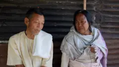 ओएनाम रोमेन सिंह के माता-पिता