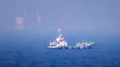 Hürmüz Boğazı'nda bir gemi 