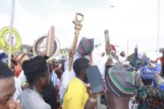 Àwọn èrò tó ń ṣayẹyẹ ọdún Omo Olowu