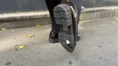 žvaka zalepljena za cipelu