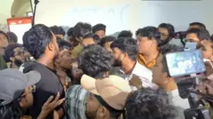 বেসরকারি বিশ্ববিদ্যালয়ের শিক্ষার্থীদের ওপর হামলা করা হয়েছে বলে অভিযোগ তাদের