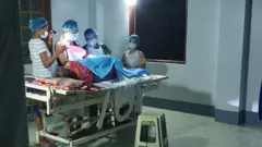 ရောဂါ၊ စစ် နဲ့ လူမှုသက်ရောက်မှုလှိုင်းတွေကြားက အနာကြီးရောဂါသည်တွေ