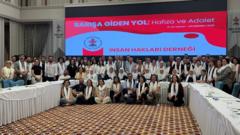 Diyarbakır'da 'Barışa Giden Yol' Konferansı: Çatışmalarda yakınlarını kaybedenler neler anlattı?