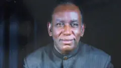 Onye na-ede akwụkwọ a ma dịka Dillibe Onyeama 