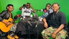 Green Lions muri Studio za BBC i Bruxelles mu kiganiro c'Imvo n'Imvano na Felin Gakwaya. Uva ibubamfu: Didier abavugiriza igitari, Jesus Marie Joseph Kavyinabuhiye, Felin Gakwaya wa BBC na Divin Bambara