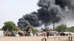 ኣብ ሱዳን ውግእ ካብ ዝውላዕ ንነዘ፡ ብኣማኢት ዝቑፀሩ ሰባት ተቐቲሎም ኣስታት 200 ሽሕ ድማ ሂወቶም ንምድሓን ናብ ጐረባብቲ ሃገራት ሃዲሞም
