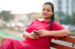 සෑම වසරකම ඔක්තෝබර් 18 වැනි දා ලෝක ආර්තවහරණ දිනය ලෙස නම්කර ඇත. මෙහි අරමුණ වන්නේ ඒ ගැන දැනුවත්භාවය වැඩි කිරීම හා, එම තත්ත්වය අත්විඳින මිලියන සංඛ්‍යාත කාන්තාවන් වටා ඇතිවී තිබෙන අපකීර්තිය බිඳ දැමීම යි. 