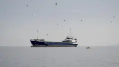 کشتی در تنگه هرمز