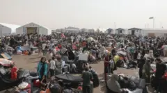 ஆப்கானியர்கள் வெளியேற்றம், இரானில் இருந்து ஆப்கானியர்கள் வெளியேற்றம், முக்கிய செய்திகள், தலைப்புச் செய்திகள், உலகச் செய்திகள்