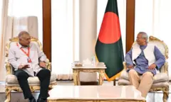 প্রধান উপদেষ্টার সাথে সংলাপে ড. কামাল হোসেন

