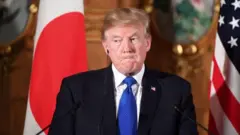 डोनाल्ड ट्रंप