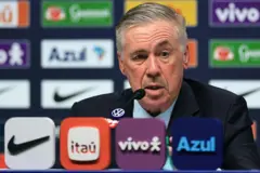 Ancelotti durante coletiva de imprensa