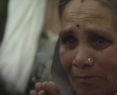 மறைந்த மகள் சார்பில் விருது பெற்ற தந்தை - கண்ணீர் விட்டு அழுத குடும்பம்