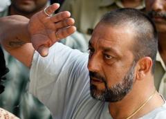 ’میں دہشت گرد نہیں ہوں‘: سنجے دت کا ’جنون کی حد تک اسلحے کا شوق‘ جو انھیں جیل لے گیا