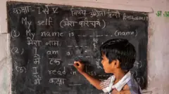 மும்மொழிக் கொள்கை, தமிழ்நாடு, இந்தி எதிர்ப்பு