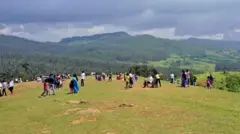 உதகை, கொடைக்கானலுக்கு வரும் சுற்றுலாப்பயணிகள் எண்ணிக்கை சரிவு