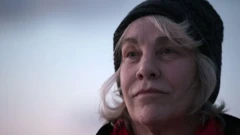 چهره زنی با کلاه