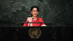 ၂၀၁၆ ခုနှစ်၊ ကုလအထွေထွေညီလာခံကို တက်ရောက်ခဲ့တဲ့ နိုင်ငံတော်အတိုင်ပင်ခံပုဂ္ဂိုလ် ဒေါ် အောင်ဆန်းစုကြည်