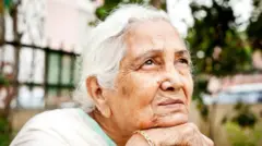 भारतात वृद्ध होणं कठीण का? 