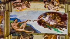 A Criação de Adão. Afrescos renascentistas de Michelangelo na Capela Sistina