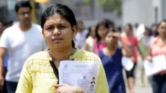 भारतात दरवर्षी लाखो विद्यार्थी नीट परीक्षेची तयारी करतात.