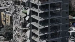 srusena zgrada u izraelu usled vazdusnih napda irana